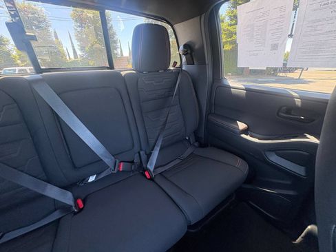 Used 2026 Nissan Frontier PRO-4X AWD/4WD image 37