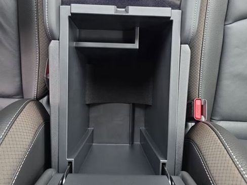 New 2025 Nissan Pathfinder SL w/ Black Appearance Package image 30