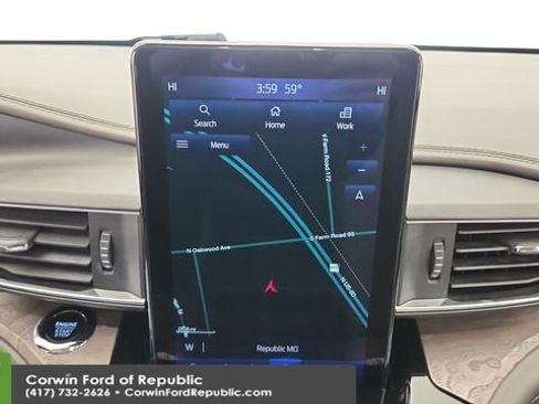 Used 2024 Ford Explorer Platinum w/ Technology Package image 21