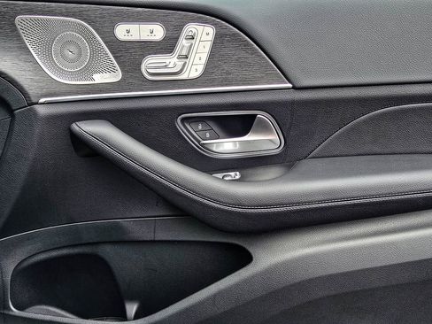 New 2026 Mercedes-Benz GLS 580 4MATIC image 40