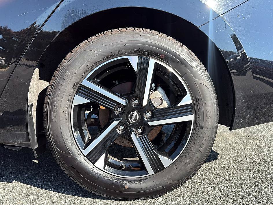Certified 2025 Nissan Sentra SV FWD image 10