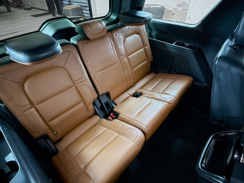 Used 2019 Lincoln Navigator Reserve image 27