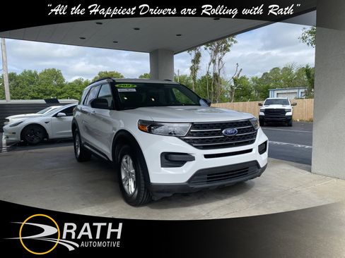 Used 2022 Ford Explorer XLT AWD/4WD image 4