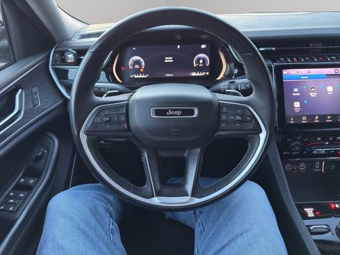 Used 2023 Jeep Grand Cherokee L Limited w/ Luxury Tech Group II image 20