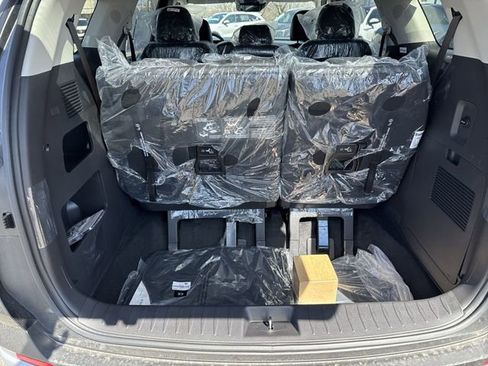 New 2026 Kia Carnival FWD image 33