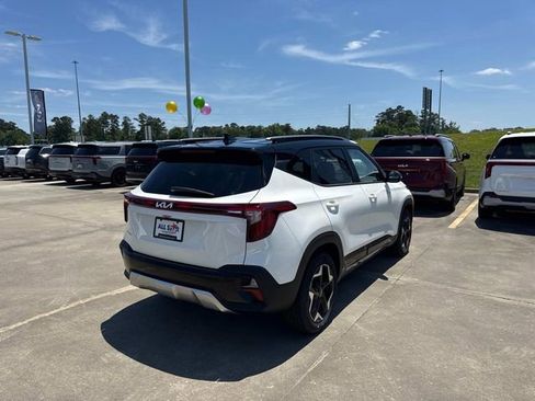 New 2026 Kia Seltos S FWD image 8