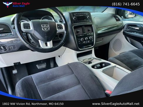 Used 2014 Dodge Grand Caravan SXT w/ Rear Park Assist Package FWD image 11