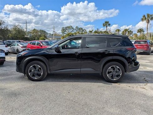 Used 2025 Nissan Rogue SV image 7