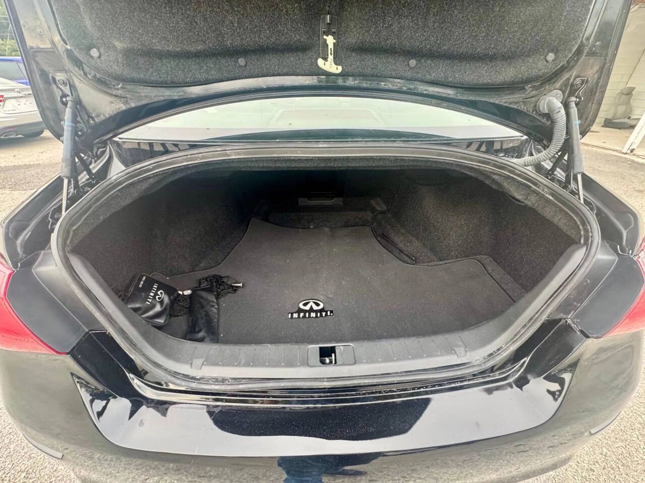 Used 2019 INFINITI Q70 Luxe RWD image 12