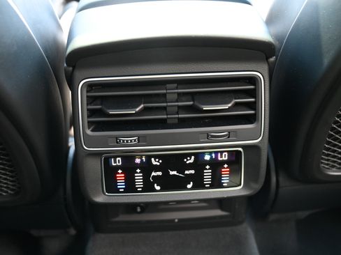 Used 2025 Audi SQ7 Premium Plus AWD/4WD image 45
