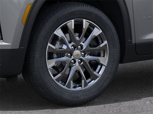 New 2026 Chevrolet Traverse LT w/ Sun and Wheel Package FWD image 9