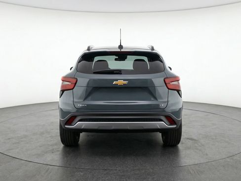 Used 2025 Chevrolet Trax LT image 7