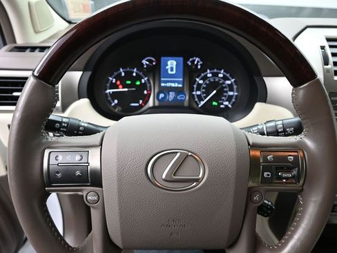 Used 2016 Lexus GX 460 w/ Premium Package AWD/4WD image 13