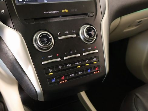 Used 2019 Lincoln MKC Reserve w/ MKC Climate Package image 8