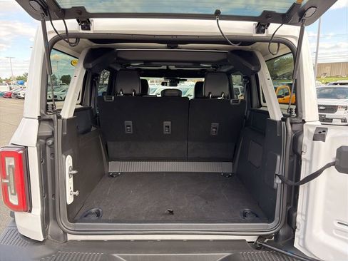 Used 2025 Ford Bronco Badlands image 16