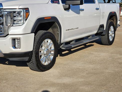 Used 2021 GMC Sierra 3500 Denali w/ Denali Ultimate Package image 12