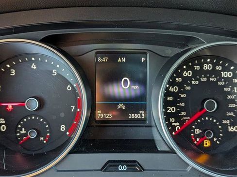 Used 2021 Volkswagen Tiguan SE image 11