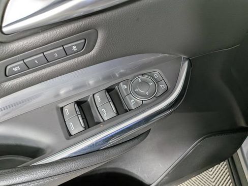 Used 2025 Cadillac XT4 Premium Luxury FWD image 13