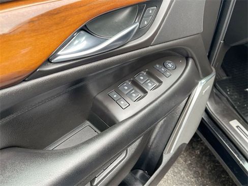 Used 2016 Cadillac Escalade Premium image 23