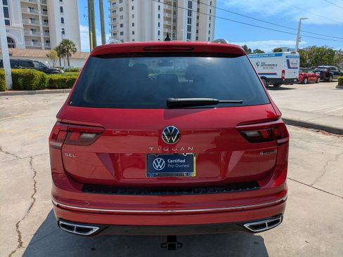 Certified 2024 Volkswagen Tiguan SEL R-Line image 5