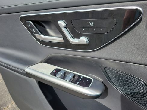 Used 2024 Mercedes-Benz GLC 300 4MATIC image 8