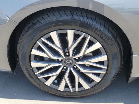Used 2023 Nissan Altima 2.5 SV FWD image 26
