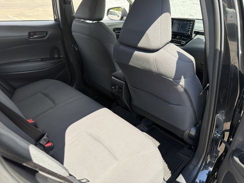 Used 2022 Toyota Corolla Cross LE AWD/4WD image 39