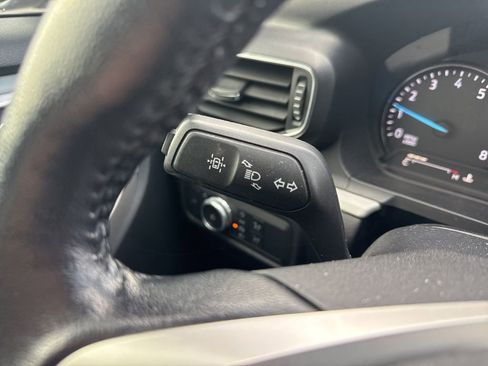 Used 2021 Ford Explorer XLT w/ Equipment Group 202A image 18