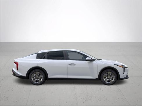 New 2026 Kia K4 FWD image 7