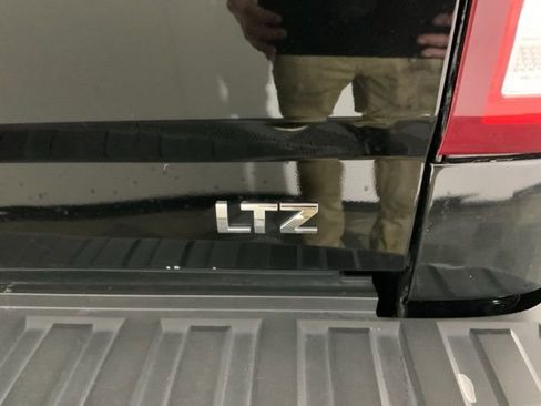 Used 2018 Chevrolet Silverado 1500 LTZ Z71 image 17