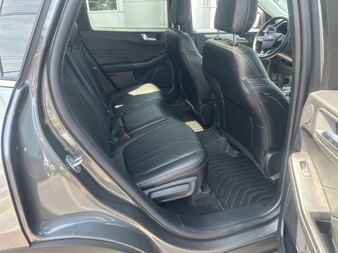Used 2025 Ford Escape SE w/ PHEV Premium Package FWD image 14