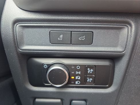 Used 2024 Ford Expedition XLT AWD/4WD image 28