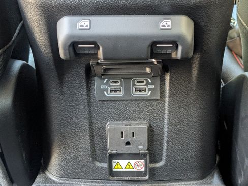Used 2023 Jeep Gladiator Rubicon w/ LED Lighting Group AWD/4WD image 16