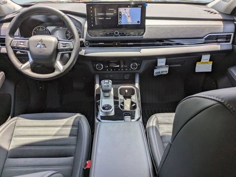 New 2026 Mitsubishi Outlander SE FWD image 16