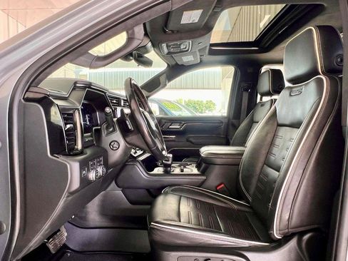 Used 2023 GMC Sierra 1500 AT4X image 31