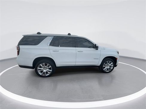 Used 2021 Chevrolet Tahoe High Country w/ Premium Package image 9