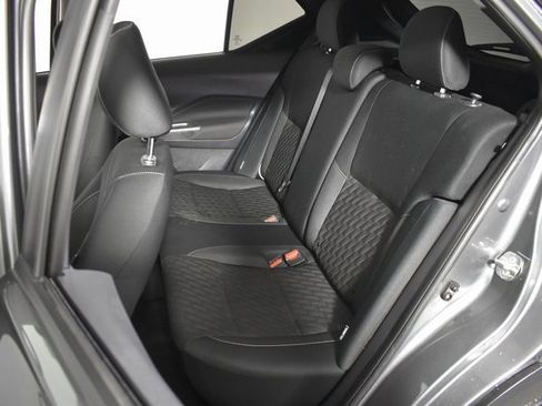 Used 2021 Nissan Kicks SV image 25