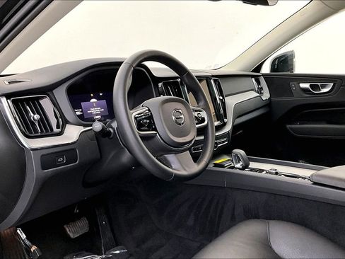 Certified 2025 Volvo XC60 B5 Plus image 17