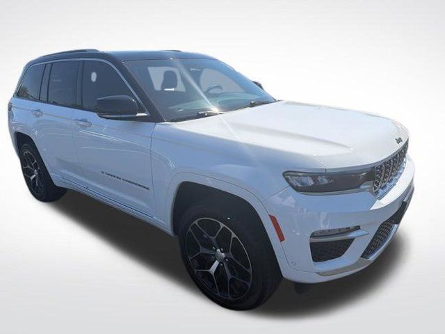 Used 2024 Jeep Grand Cherokee Summit AWD/4WD image 9