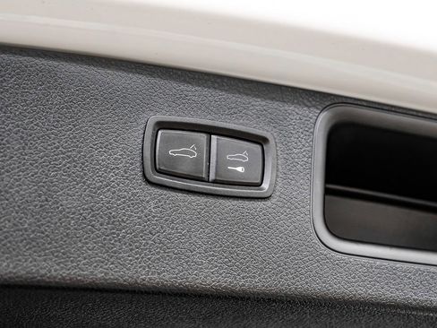 Used 2017 Porsche Macan S image 51