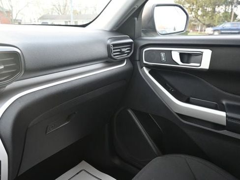 Used 2020 Ford Explorer XLT w/ Comfort Package AWD/4WD image 30