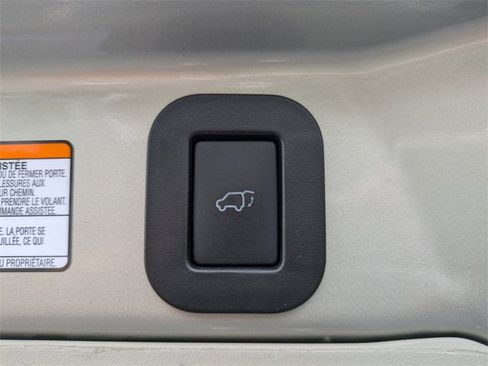 Used 2016 Toyota Sienna XLE image 14