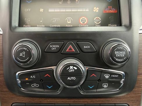 Used 2015 RAM 1500 Laramie w/ Convenience Group AWD/4WD image 34