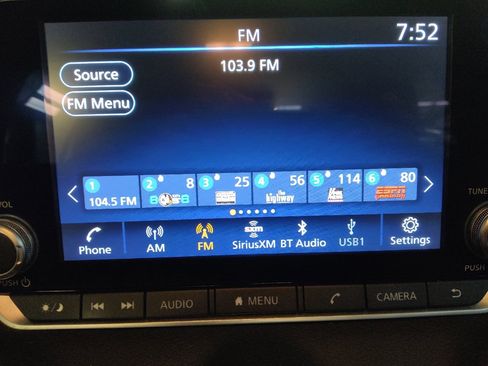 Used 2024 Nissan Sentra SV FWD image 25