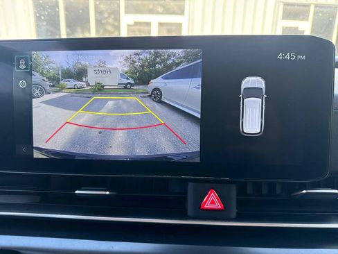 Used 2025 Kia Carnival FWD image 24
