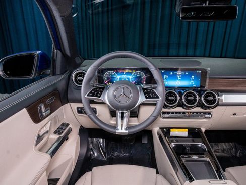 New 2026 Mercedes-Benz GLB 250 image 14