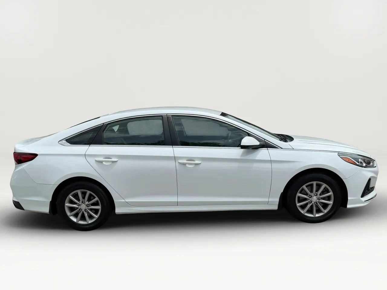 Used 2019 Hyundai Sonata SE FWD image 2