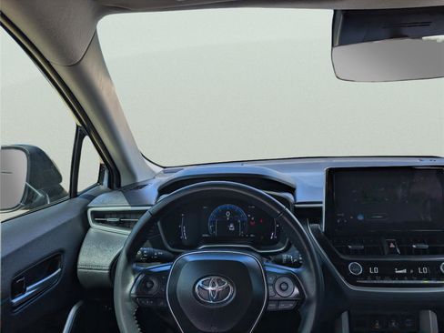 Used 2024 Toyota Corolla Cross XLE w/ Convenience Package image 33