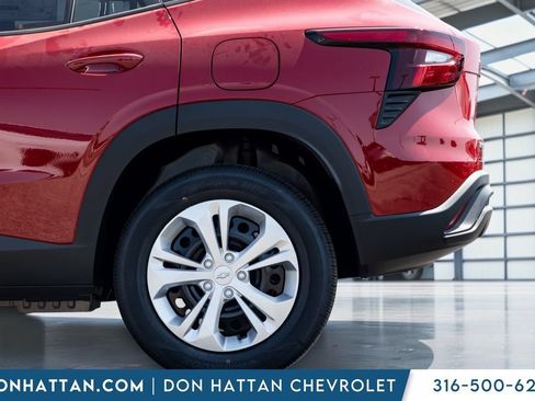 New 2026 Chevrolet Trax LS FWD image 31