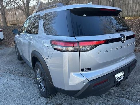 New 2025 Nissan Pathfinder SV w/ SV Premium Package image 5